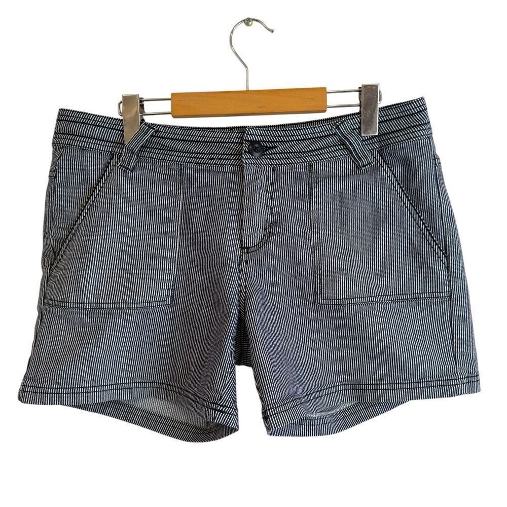 Prana Tess Navy Blue and White Stripe Mid Rise Shorts size 10